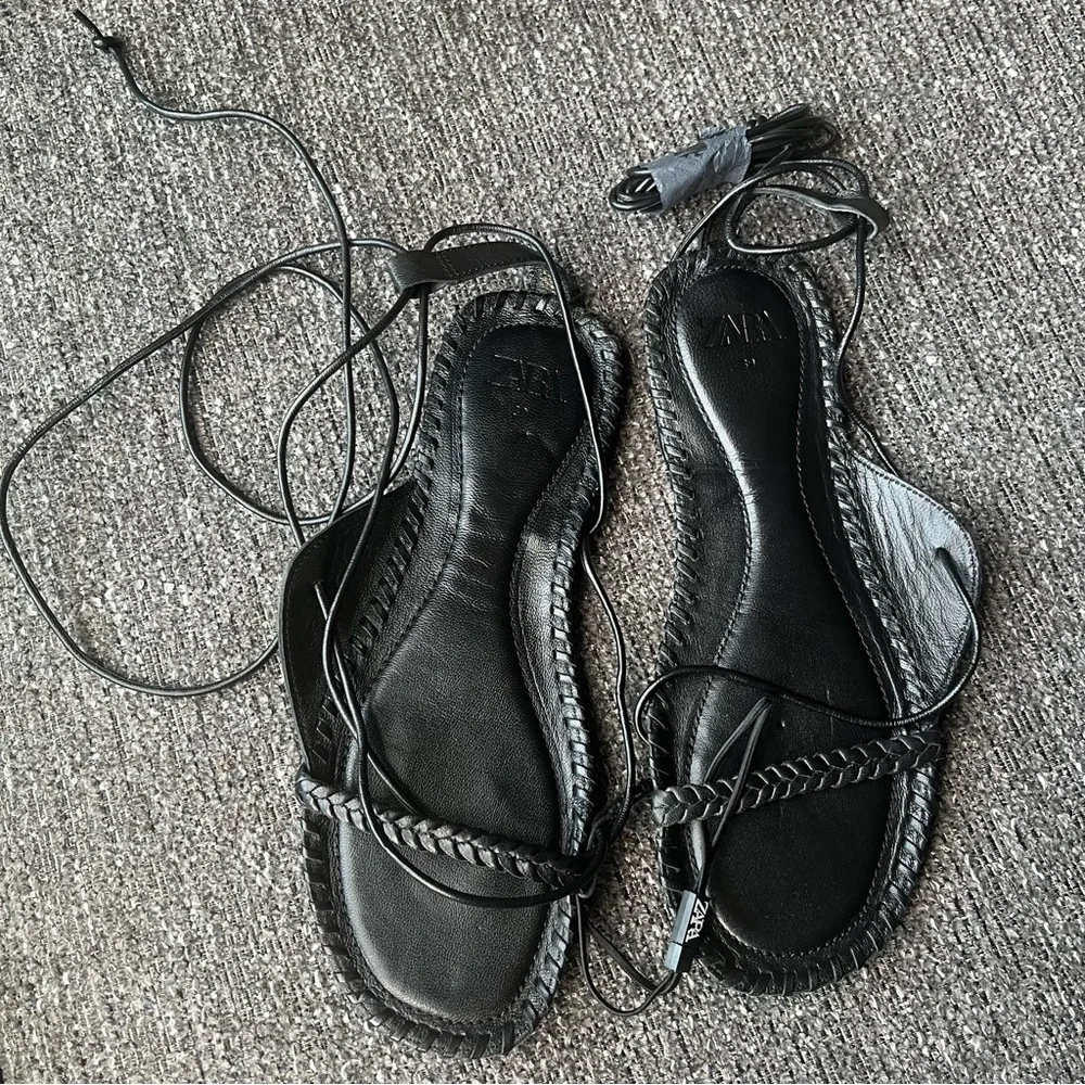 Zara chic black